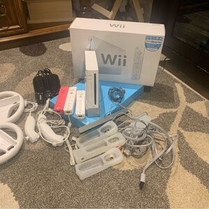 WII Gaming System with accessories and game